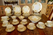 Meito China 8 Set Gold Trim Dinner Plates Soup Bowls Tureen Tea Cup Saucer 54 pc