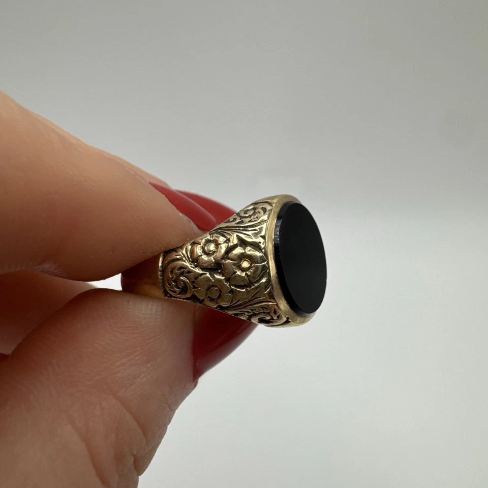 Vintage 9ct Gold Onyx Signet Ring Unisex Floral Shoulders 4.9g Size O 1/2 Gift - Image 4 of 4