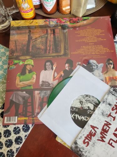 Panic At The Disco Limited Silver LP & Moovalya Colored 7-inch Vinyl Together! - Picture 5 of 13