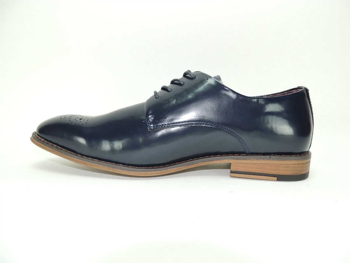 Steve Madden Men display picture 2