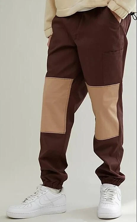Pantalon cargo technique en tissu standard UO neuf avec étiquette marron poches ajustées coniques S MP