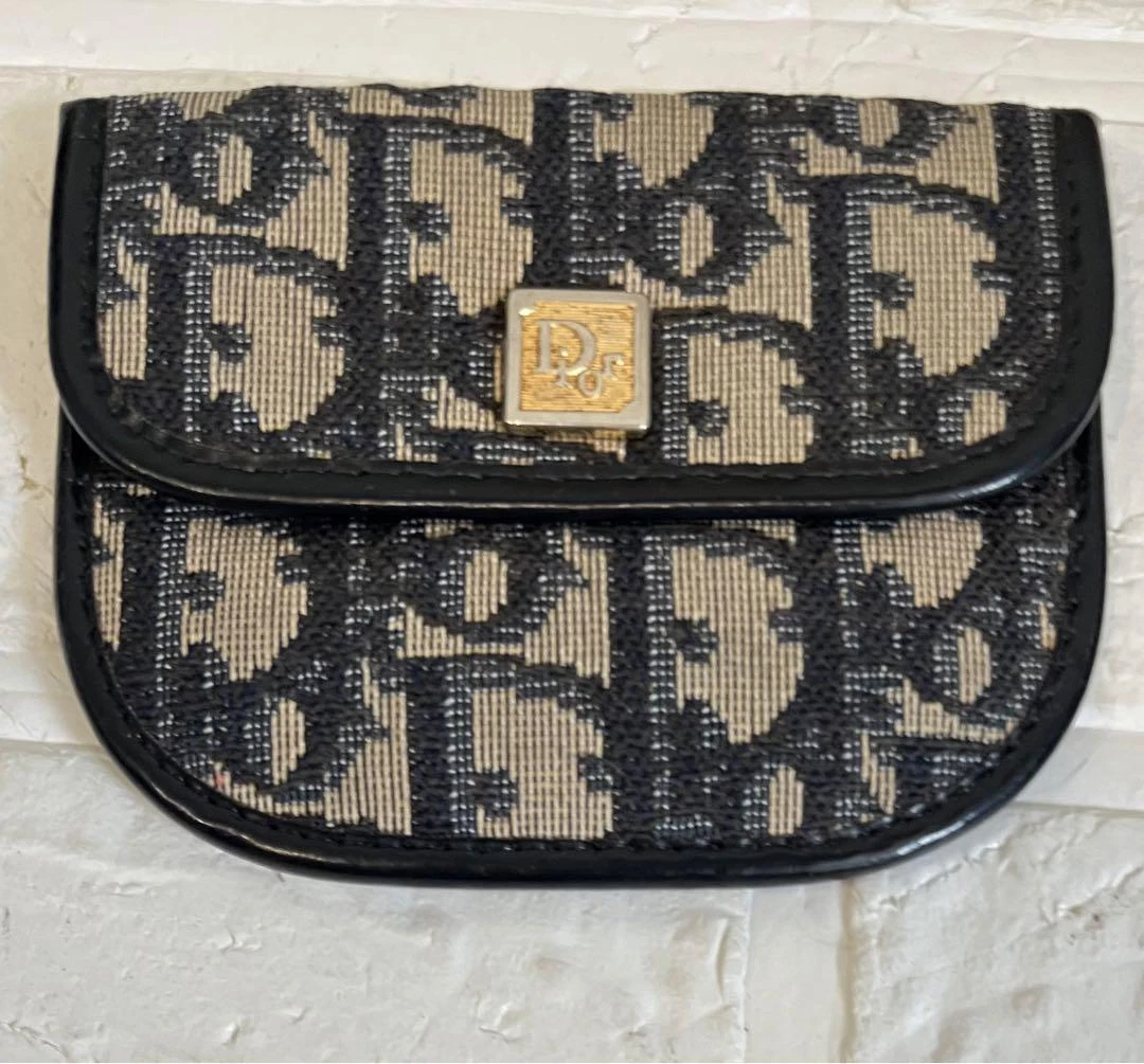 Coque pièce motif trottoir Christian Dior bleu marine 26