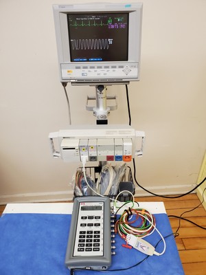 No Cart - Agilent HP Viridia Patient Monitor M1046A Module Rack Screen V24 V26
