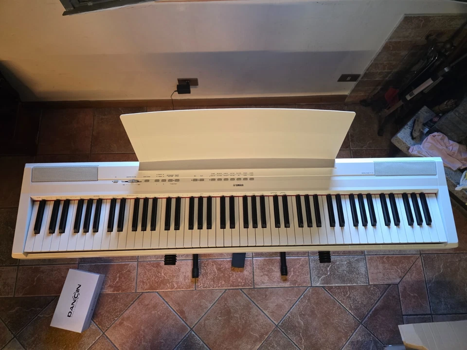 Yamaha P-125, foto 2 di 5