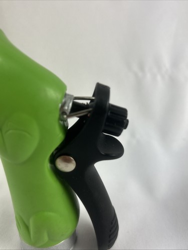 Green Frog Spray Nozzle Garden Hose Attachment Lock On Spray - Picture 6 of 8