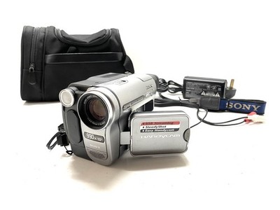 SONY DCR-TRV270 Digital8 Tape Digital Video Camera HANDYCAM Complete Working Set