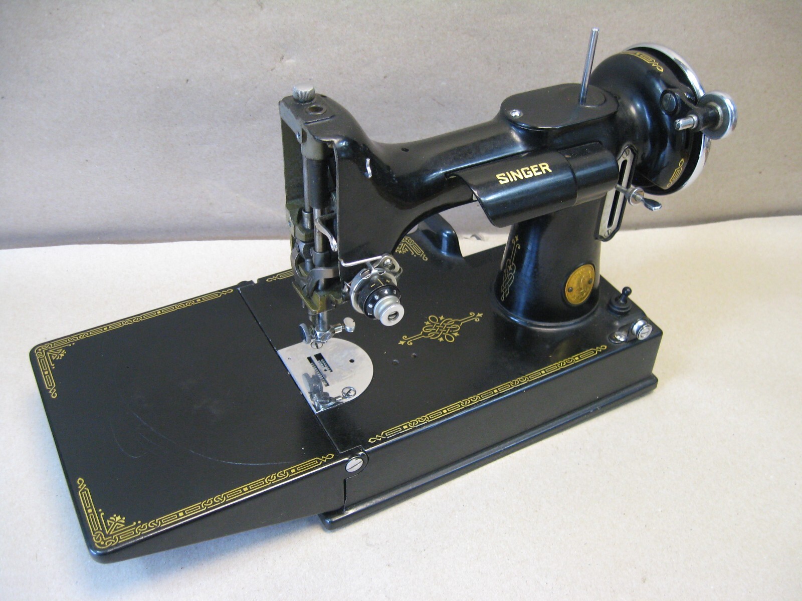 Vtg 1939 Singer 221 Featherweight Nice Sewing Machine Hull Only 4 Parts