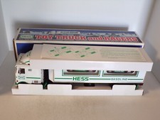 New 1997 Hess Toy Truck and Racers in Original Box and Packaging NIB - HS-F4-E