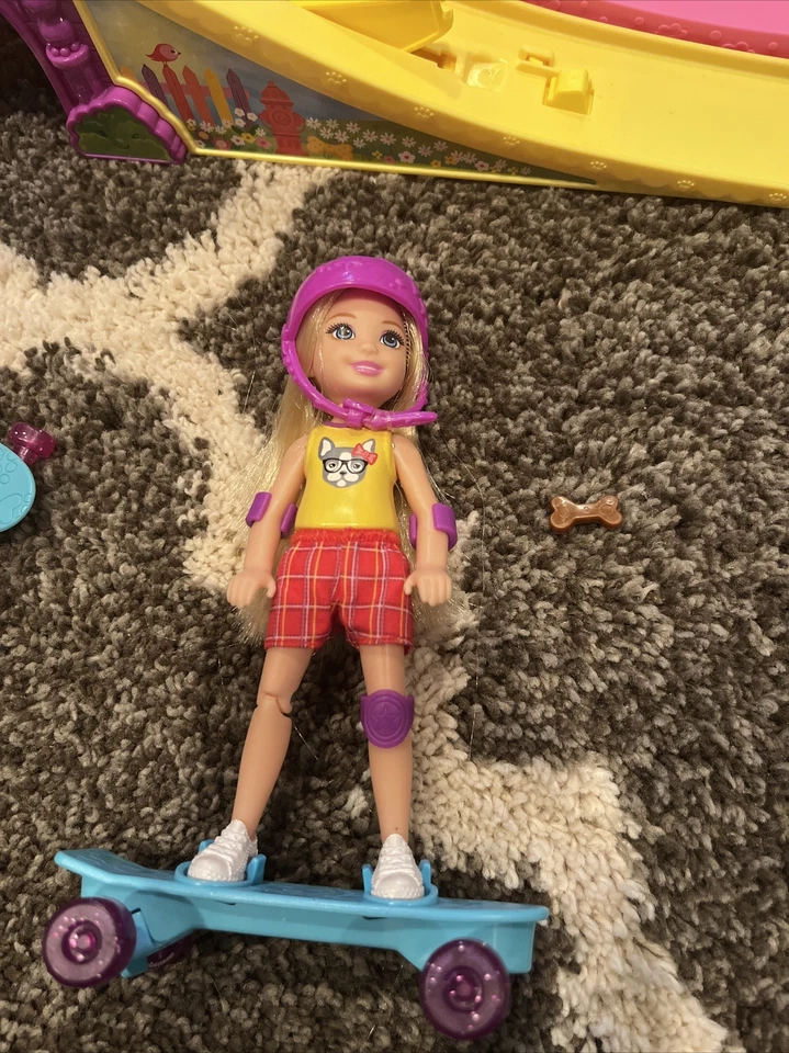 Барби клуб Chelsea Flips N весело скейт пандус комплект щенок собака скейтборд Lil сестра - Изображение 2 из 4