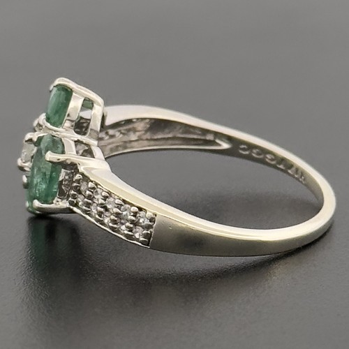 9ct White Gold Emerald Cluster Ring Size N Hallmarked - Picture 5 of 9