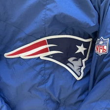 Vintage 90s Apex One New England Patriots Puffer Jacket — Size Large