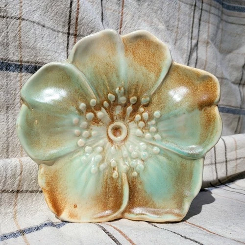 Vintage 1940s McCoy Art Pottery Rustic Line Flower Blossom Wall Pocket Green