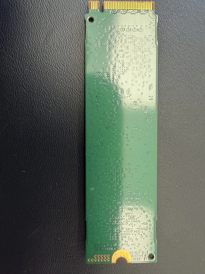 Samsung PM981a 1 TB PCle NVMe M.2 SSD MZVLB1T0HBLR-000L2 PCIe 3.0 Foto 2 de 2