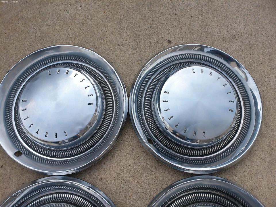 Conjunto de tampas de roda calotas vintage fabricante de equipamento original 1969-1973 Chrysler New Yorker Newport 15" - Imagem 3 de 4