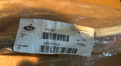 440SX30A MACK NEW GENUINE OEM WINDOW CHANNEL KIT