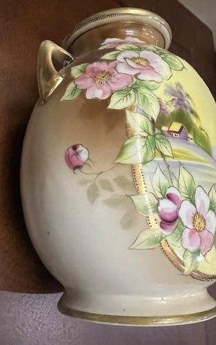 Antique NIPPON Hand Painted Porcelain 7” Two Handled Vase Flowers W/Gold Accents - Picture 7 of 15