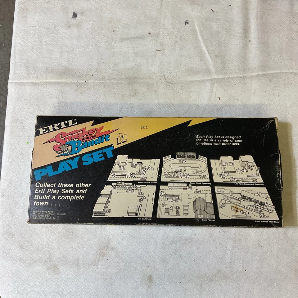 Rare ERTL Smokey and the Bandit II Playset w/ Play Surface 4 Cars & Elephant '81 - Image 2 of 4
