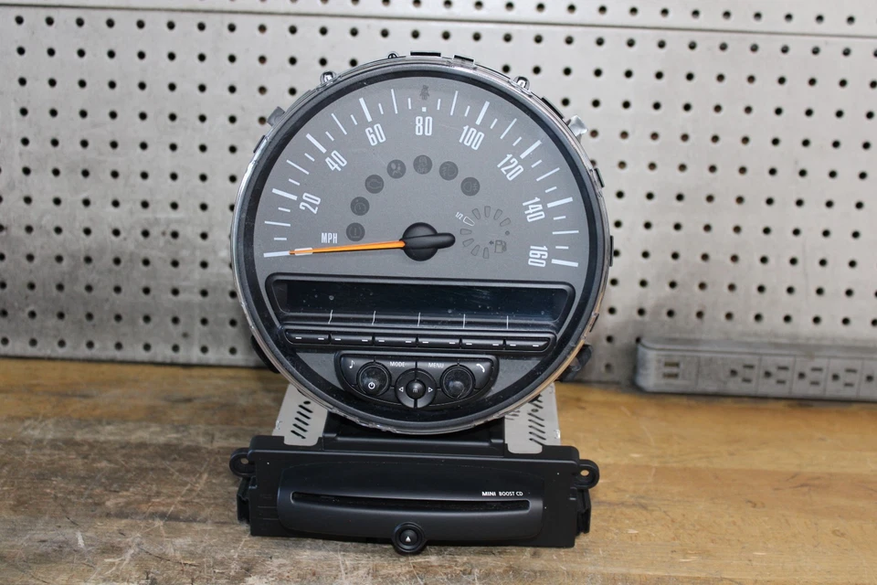 Mini Cooper S Countryman 2016 cuadro de instrumentos Speedo radio estéreo Foto 2 de 4