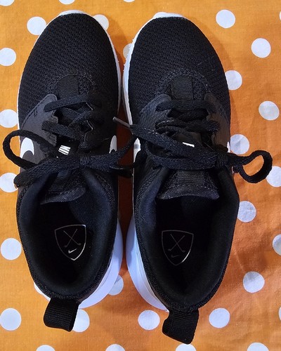 Nike Roshe G Golf Shoes-Size 2Y-Black & White-909250-001 Youth Gently Used