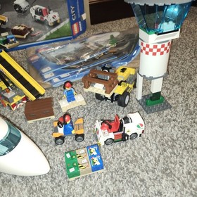 LEGO Airplane: Cargo Terminal 60022 (2013) Retired 90% complete 