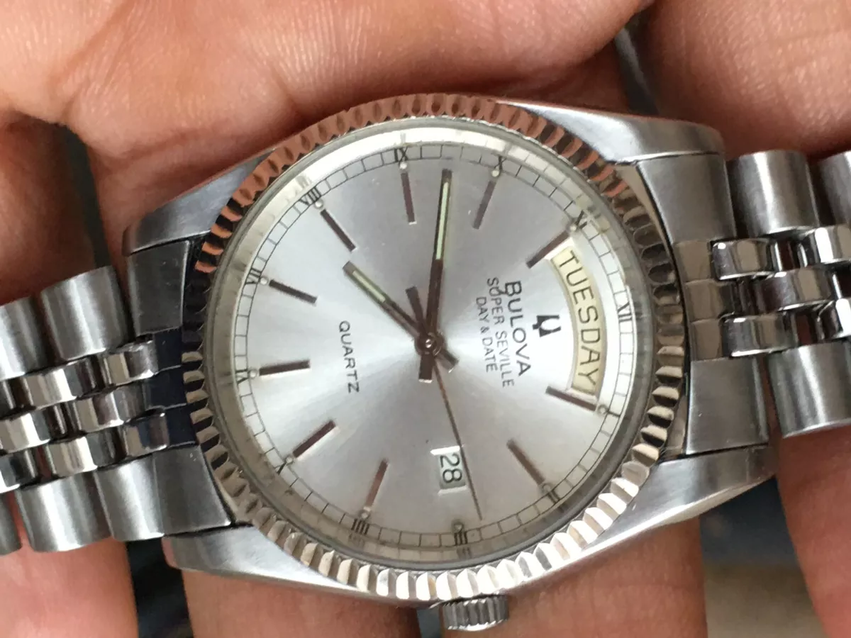 Vintage Bulova Super Seville Mens quartz Day date watch great