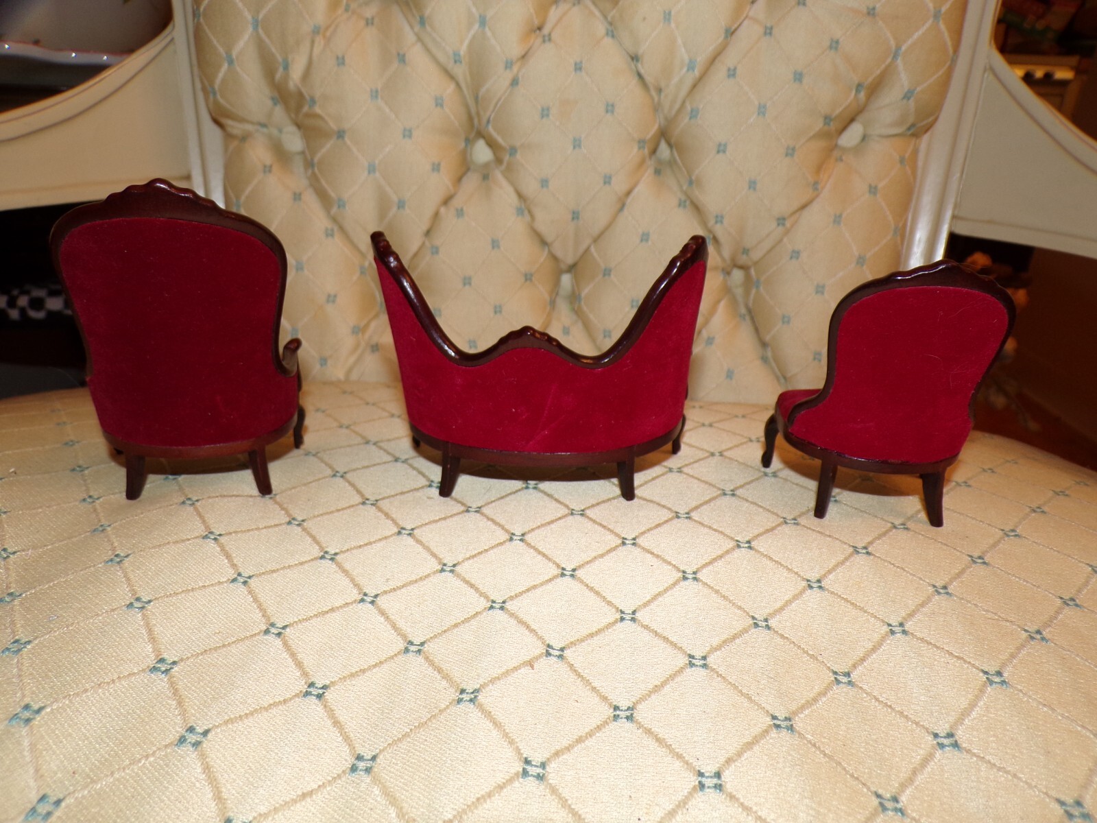 Dollhouse Size Wooden High Quality Doll Furniture Red Velvet Love Seat Set