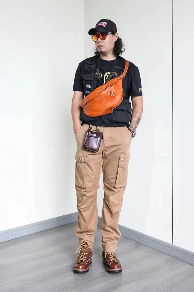 Genuine Italian leather crossbody bag men in light brown - Image 4 of 4