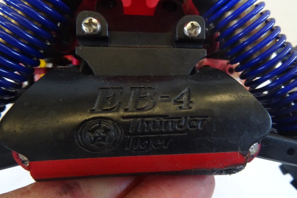 EB 4 S2 RC Thunder Tiger scala 1/8 competition motore a scoppio - Immagine 3 di 4