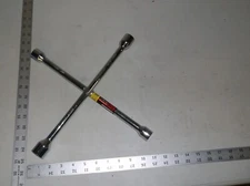 Powerbuilt 14-Inch Universal Lug Wrench #940558