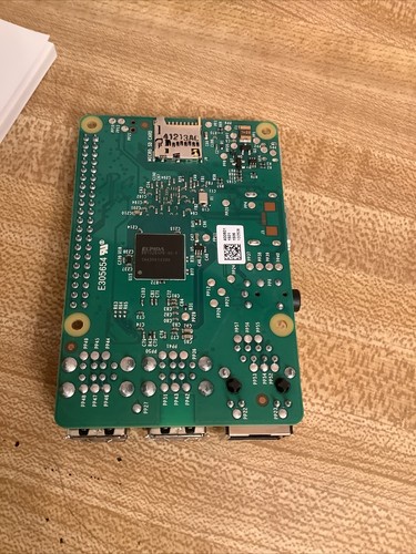 Raspberry Pi 2 Model B Single Board Desktop 1 GB NOB - Afbeelding 7 van 8