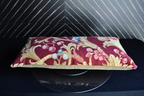 Funda de almohada lumbar a medida de lana borgoña hojas de acanto punta de aguja 15x34 - Imagen 16 de 24