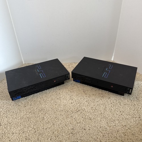 2 Stück Sony PlayStation 2 Konsolen für Ersatzteile oder Reparatur!