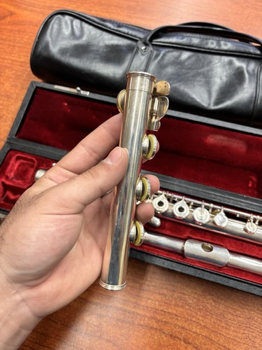 Yamaha YFL-581 Open Hole Silver Flute with original case, serviced and cleaned. - Picture 13 of 15