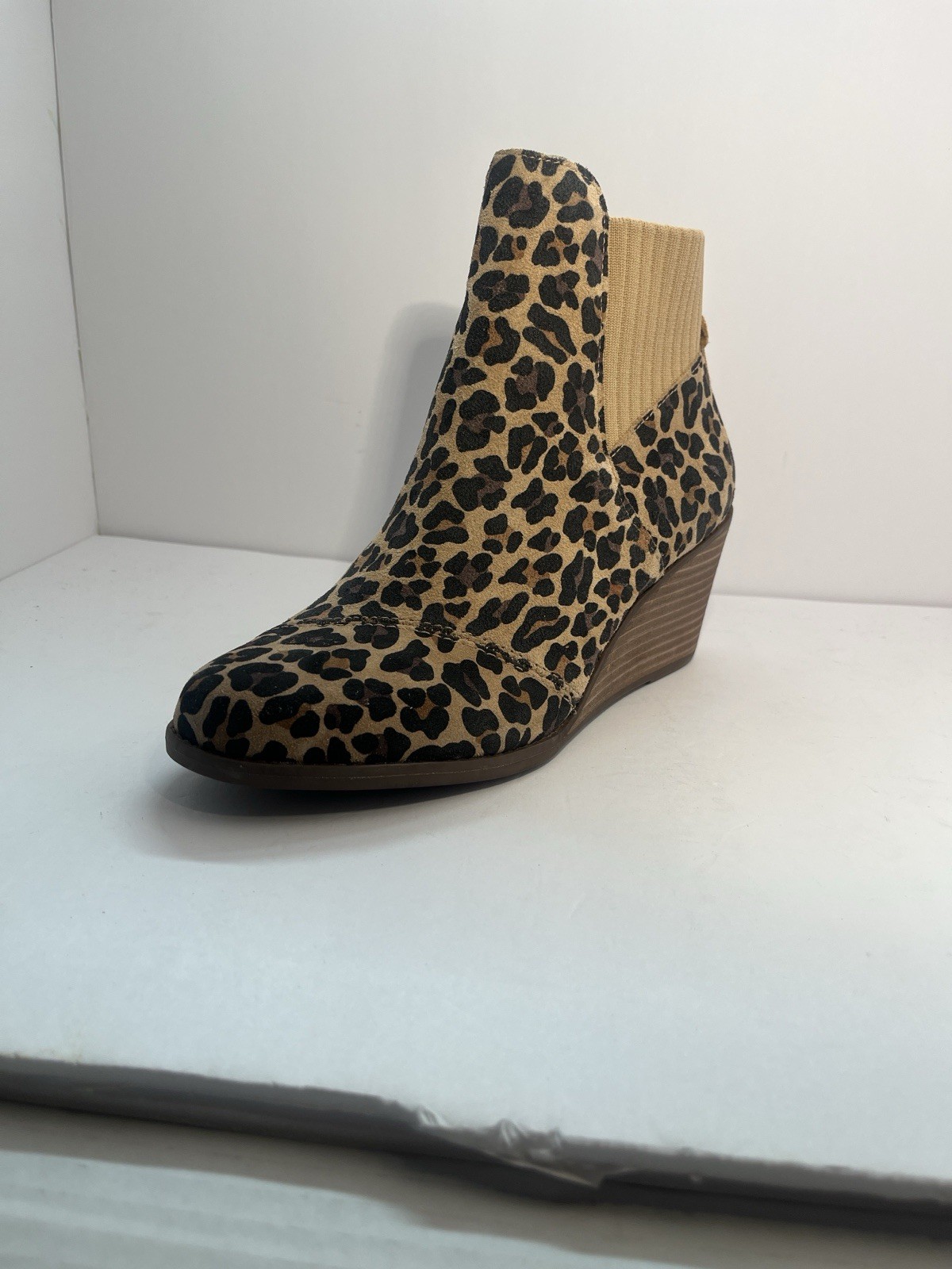 Toms Women's Leopard Print Suede Wedge Heel Ankle Booties Size 7 ortholite