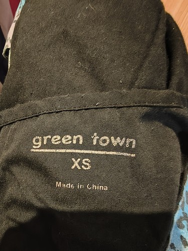Green Town Scrub Top Animal Print Design Size XS - Picture 3 of 3