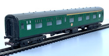 Hornby OO Gauge R.622 B.R. Composite Coach #S15873 2 of 2
