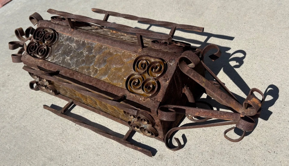 VINTAGE ORIGINAL GOTHIC SPANISH REVIVAL WALL SCONCE WROUGHT IRON / not wired - Image 3 of 4