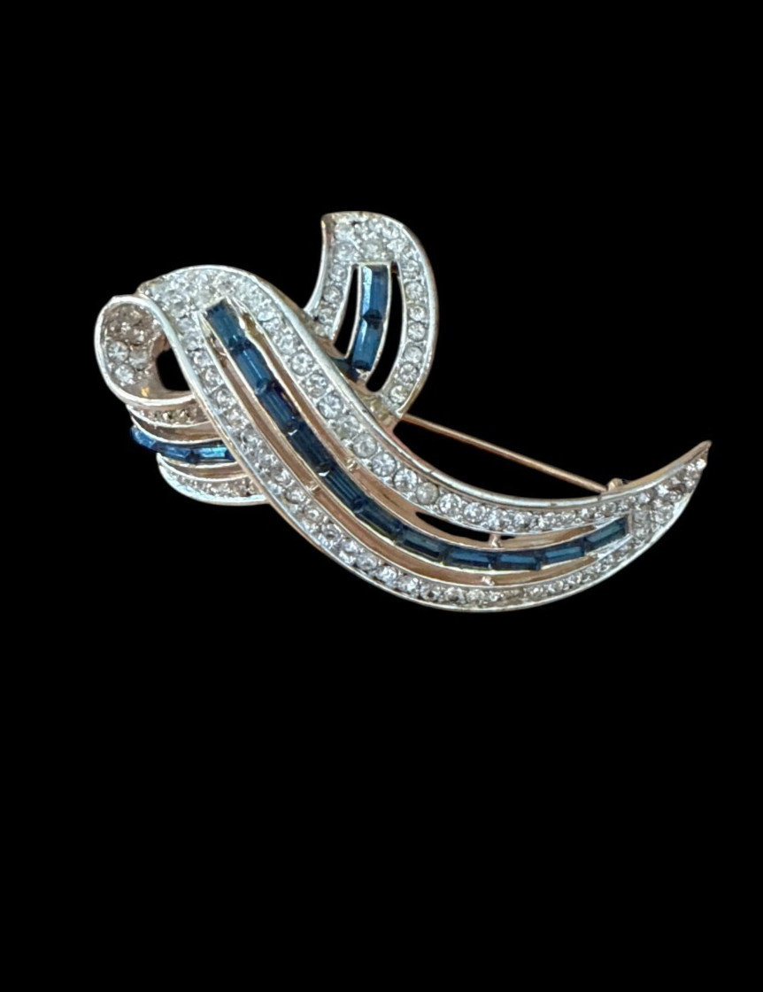 Vintage Signed Kramer Blue Aurora Borealis Rhinestone Baguette Brooch Pin Swirl