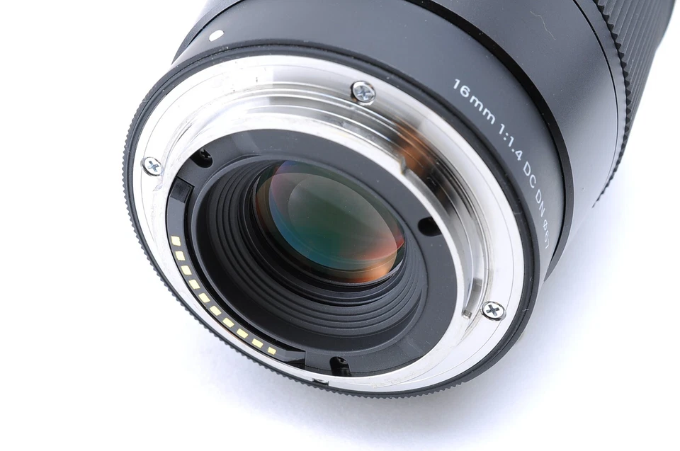 SIGMA 16mm F/1.4 DC DN Contemporary Lens for Sony E mount - Image 3 of 4