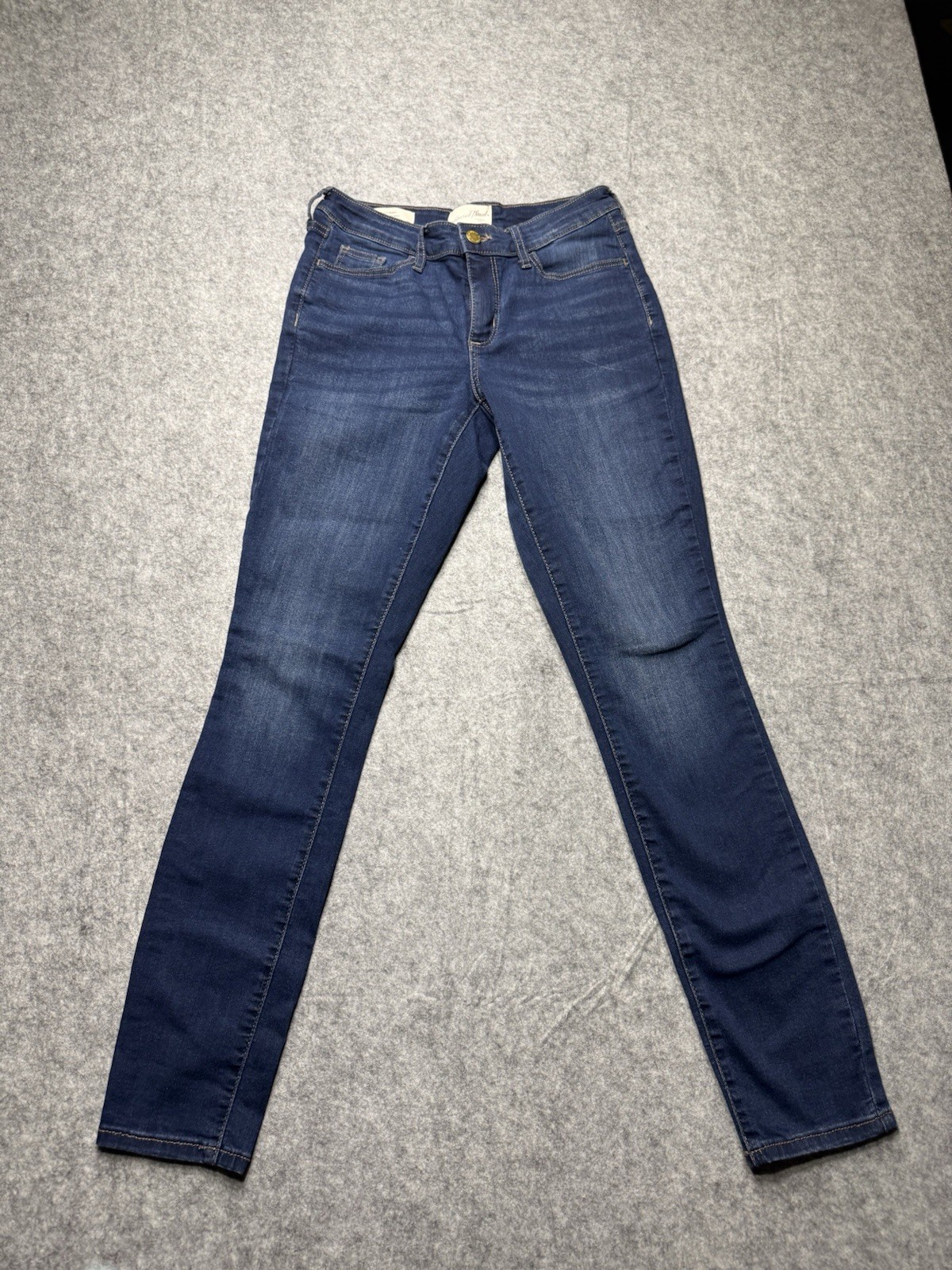 Universal Thread Mid Rise Skinny Stretch Blue Medium Wash Denim Jeans Women's