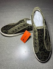Montana West Woman s Animal Print Green/Black Slip-On Canvas Sneakers Fringe 8
