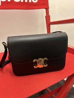 CELINE Triomphe Metal Lock Teen 18cm Black Calfskin Shoulder Bag