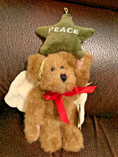 Boyds Bears Retired Christmas Angel Ornament P.B. Starcatcher With Peace Star