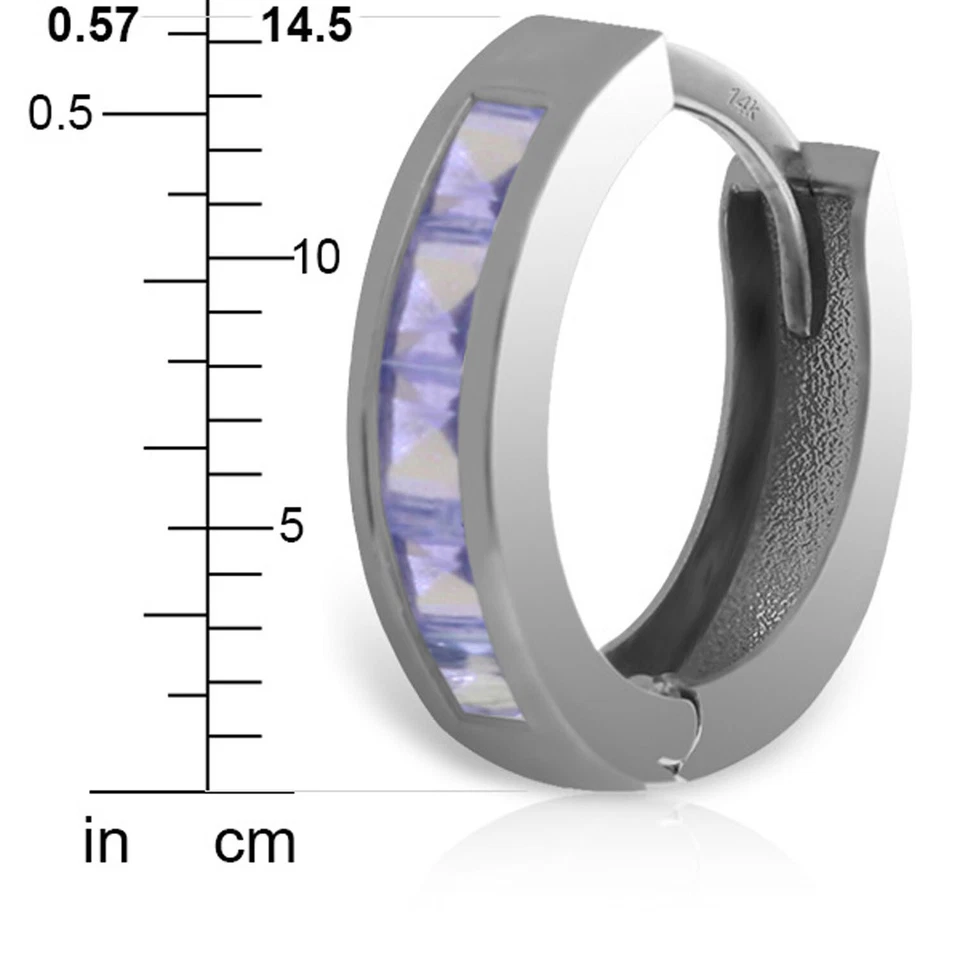 Pendientes de aro Huggie de tanzanita de oro blanco macizo de 14 quilates de 0,95 quilates Foto 4 de 4