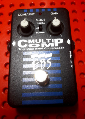 EBS Multi Comp True Dual Band Compressor mit Netzteil EBS AD-9