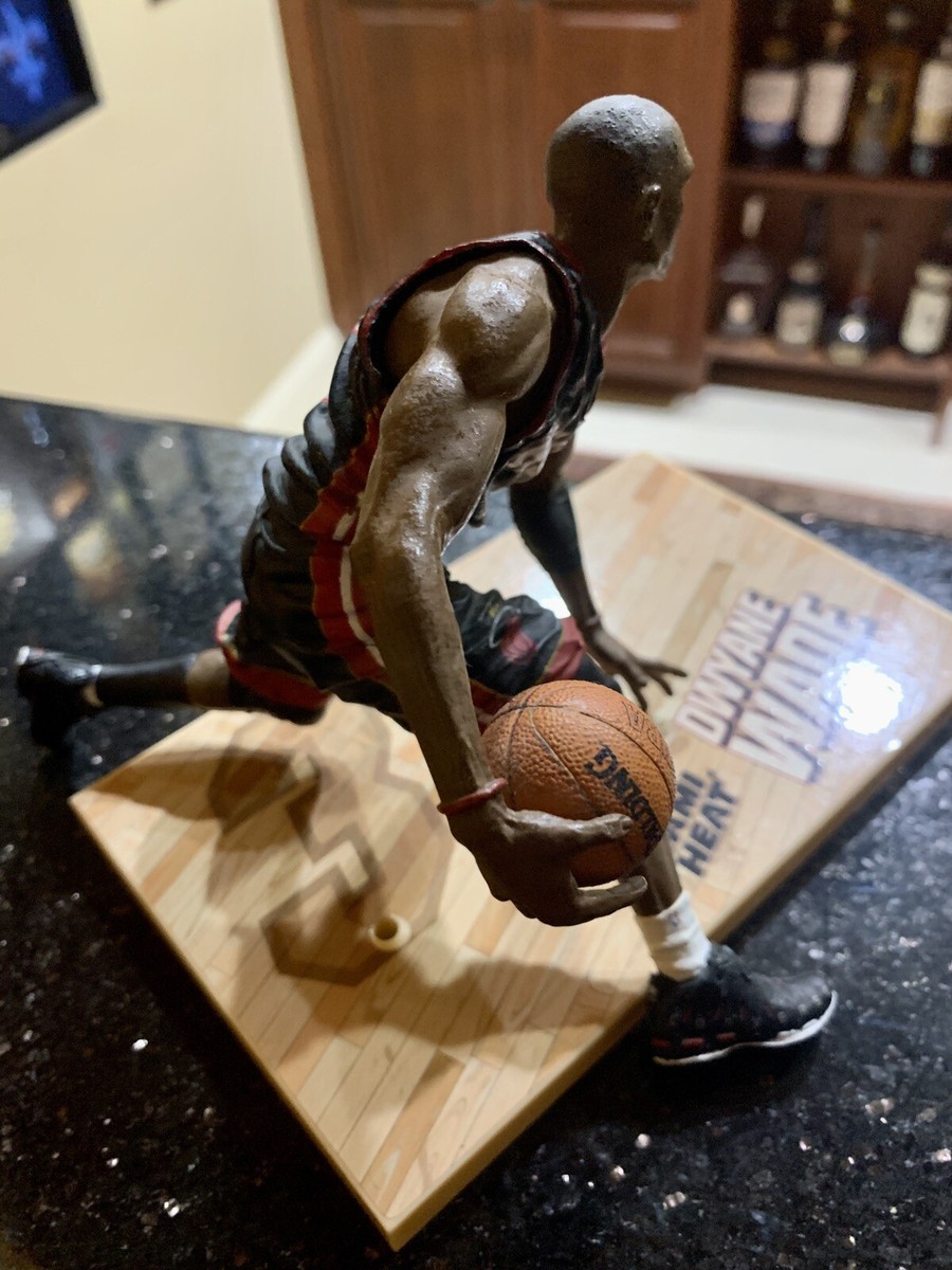 【未開封】ウェイド　Dwyane Wade フィギュア　マクファーレン s-l1200.jpg