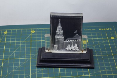 KREMLIN Moscow soviet souvenir plexiglass USSR table souvenir