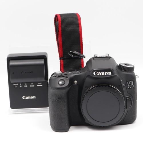 Canon EOS 70D 20.2MP Digital SLR Camera (Shutter Count 31168) - Picture 1 of 10