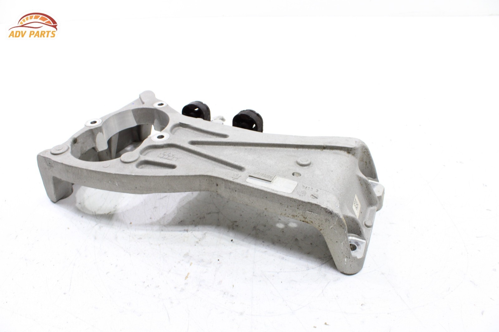 2017 - 2020 MASERATI LEVANTE TRANSMISSION GEARBOX MOUNT BRACKET OEM