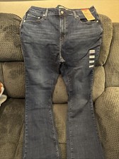 Levi's Women's 725 High-Rise Bootcut Jeans Size 18 Medium W34 X L32